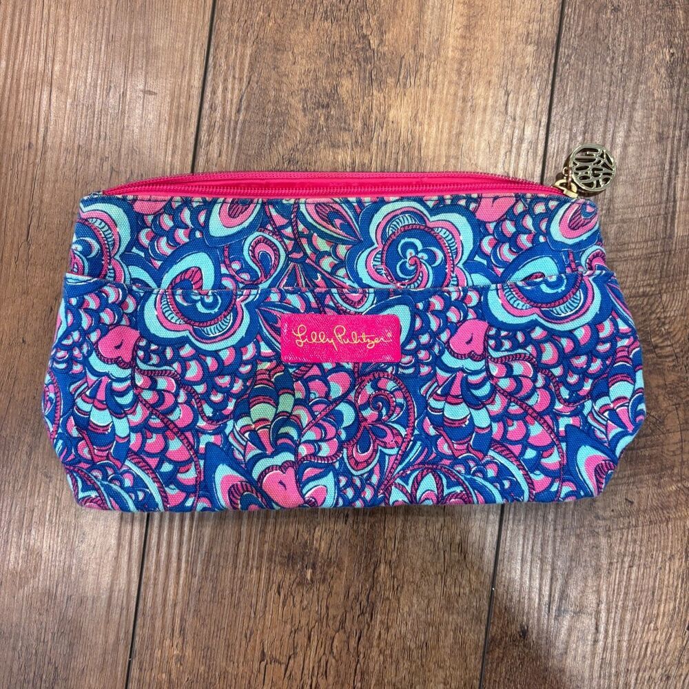 Lilly Pulitzer Up Your Sleeve Makeup Case Brewster Blue Reel Me In 6"x12" FLAWED